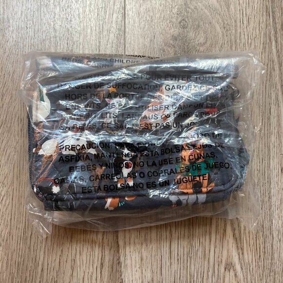 Vera Bradley RFID 3-in-1 Crossbody in Holiday Dogs NWT - Picture 4 of 10